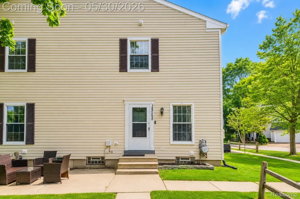 38568 Capetown Court Clinton Charter Township MI 48038