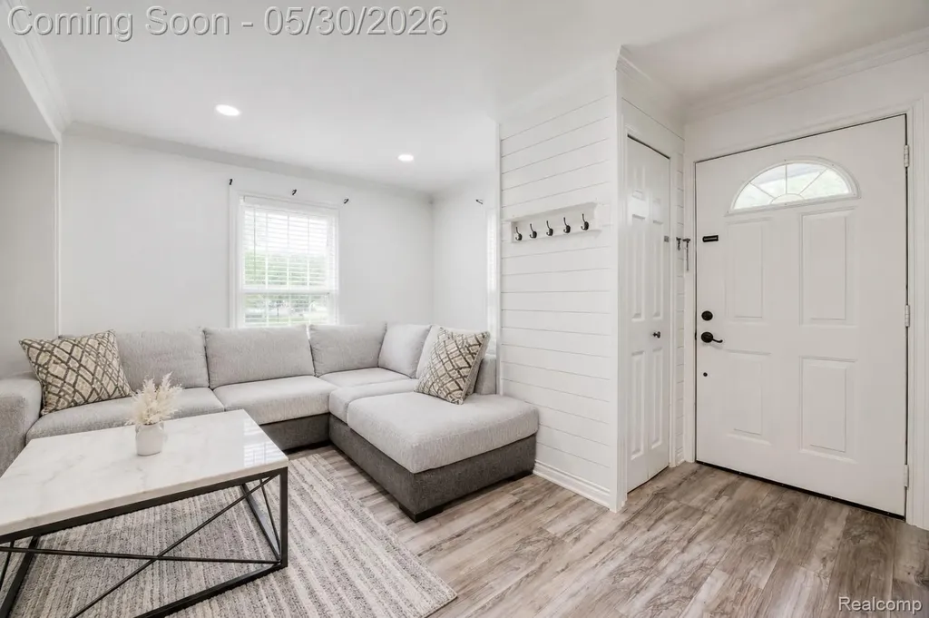 38568 Capetown Court Clinton Charter Township MI 48038