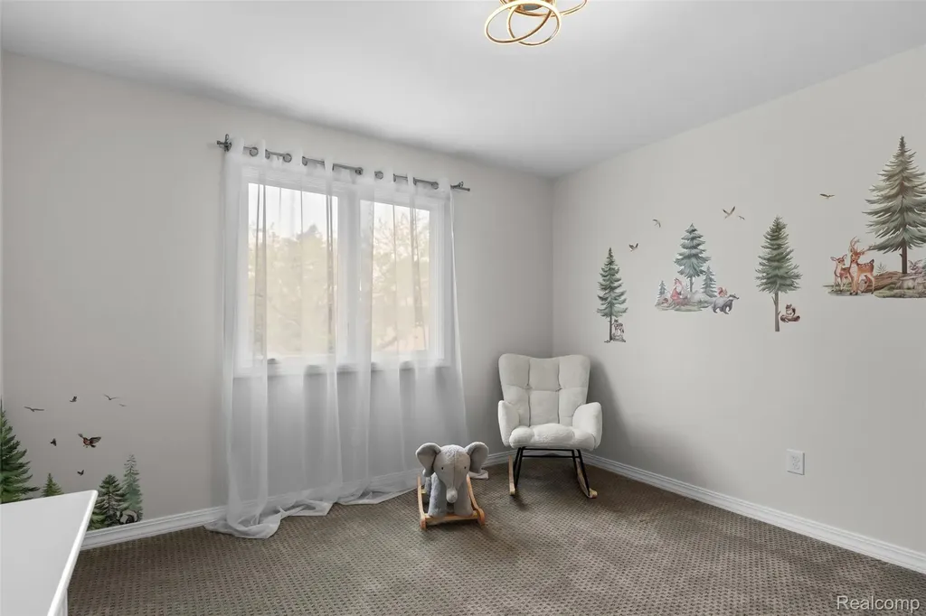 29588 Sycamore Drive Warren City MI 48092
