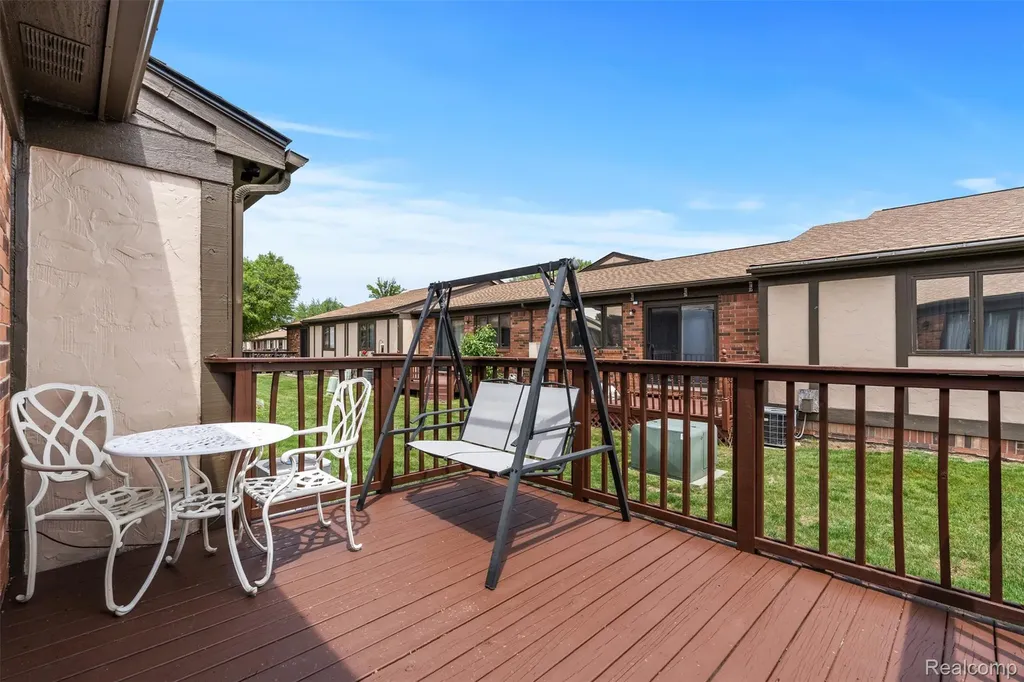 29588 Sycamore Drive Warren City MI 48092