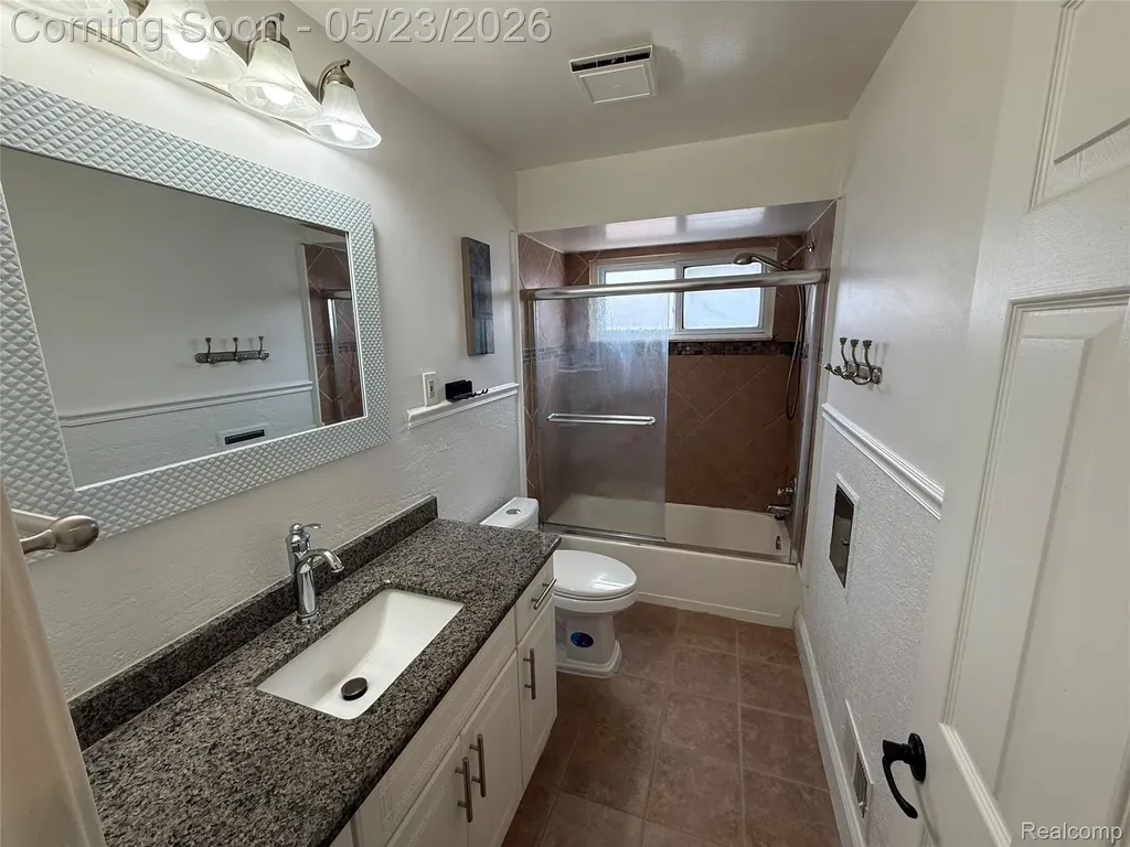 6484 Drexel Street Dearborn Heights City MI 48127