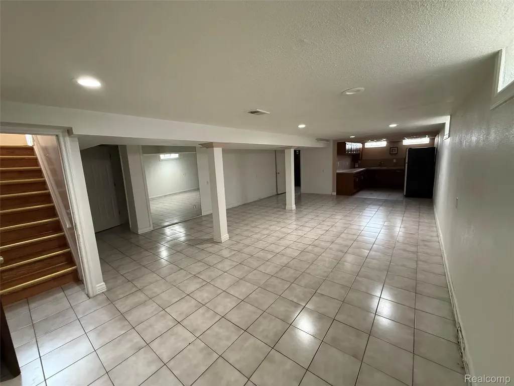 6484 Drexel Street Dearborn Heights City MI 48127