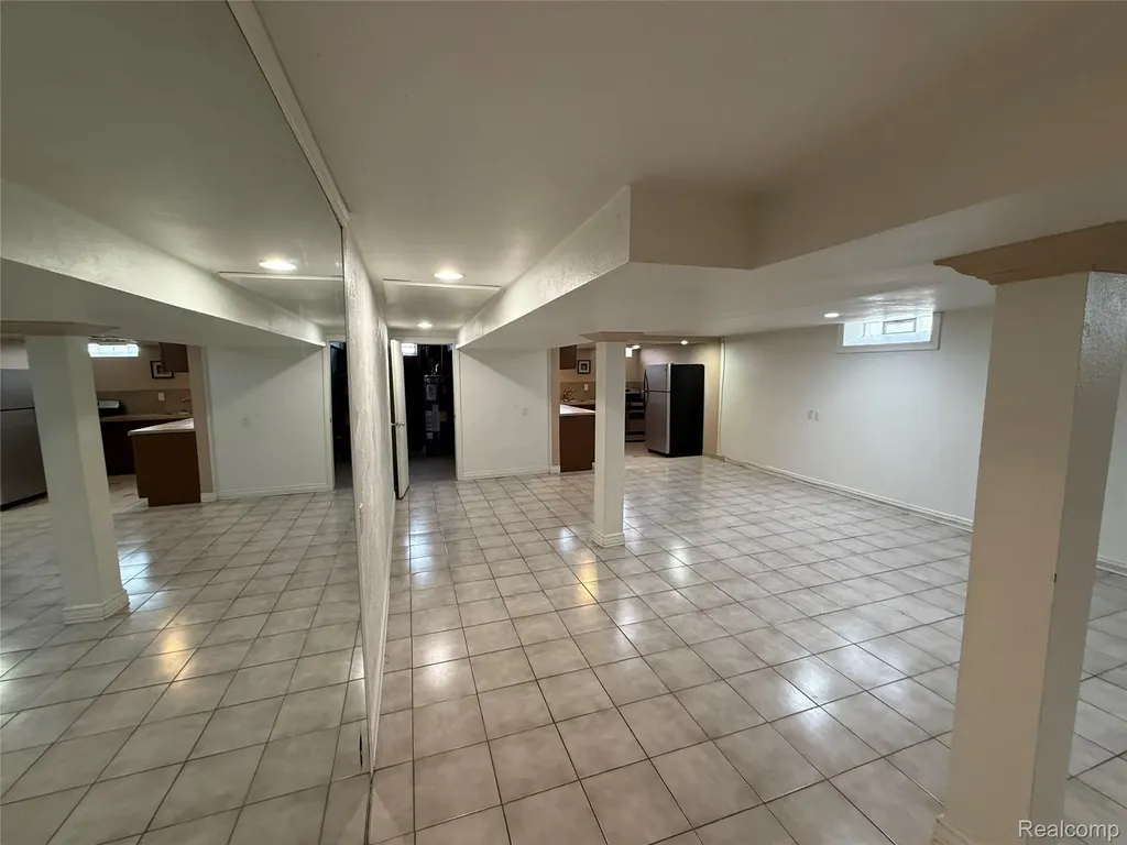 6484 Drexel Street Dearborn Heights City MI 48127