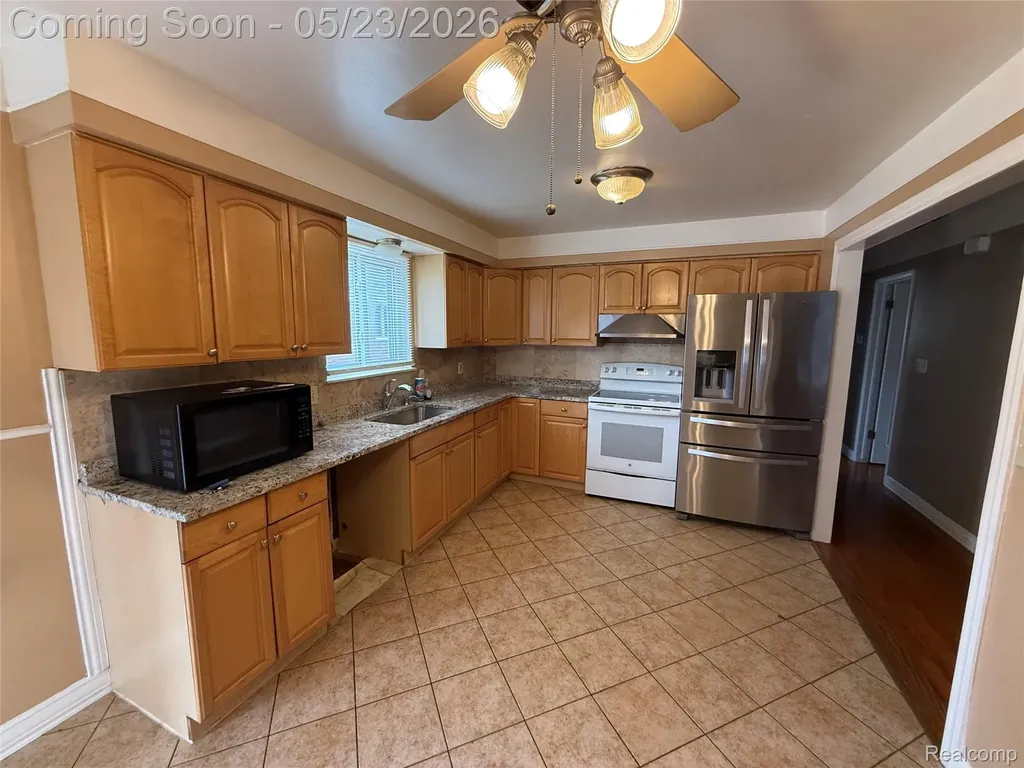 6484 Drexel Street Dearborn Heights City MI 48127