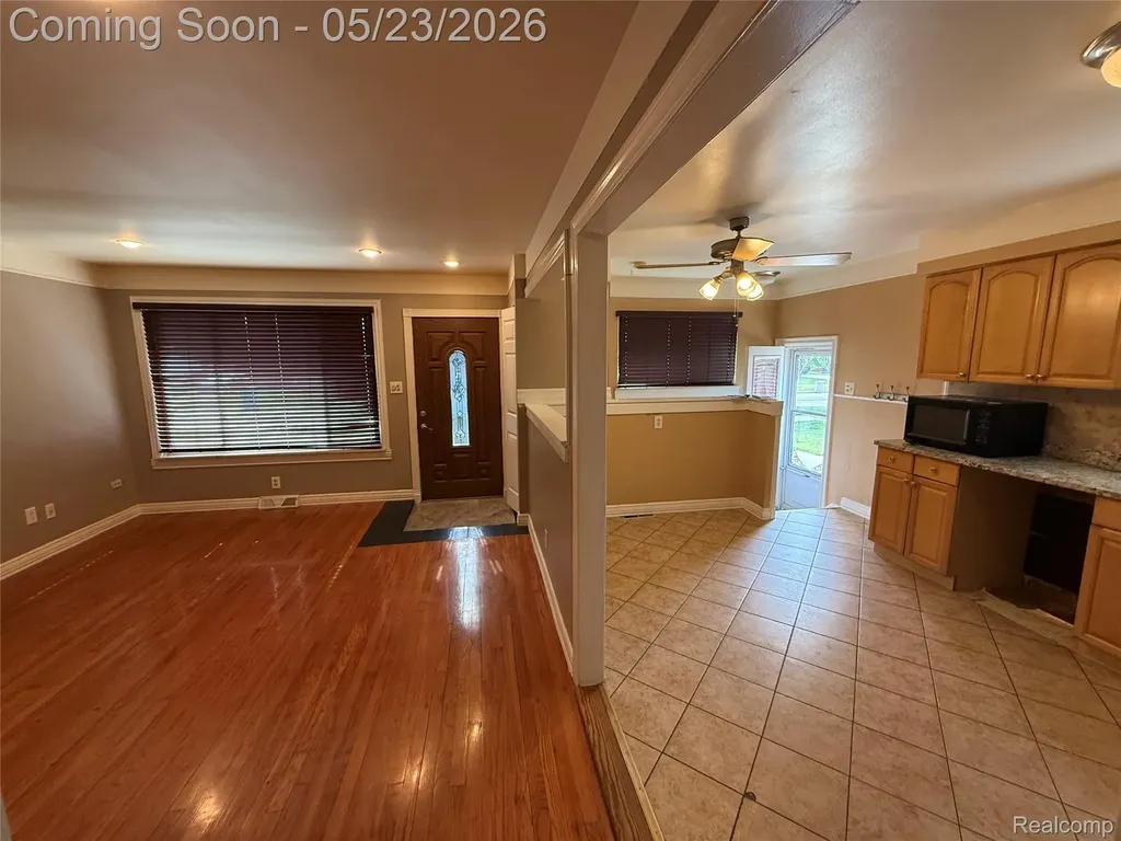 6484 Drexel Street Dearborn Heights City MI 48127