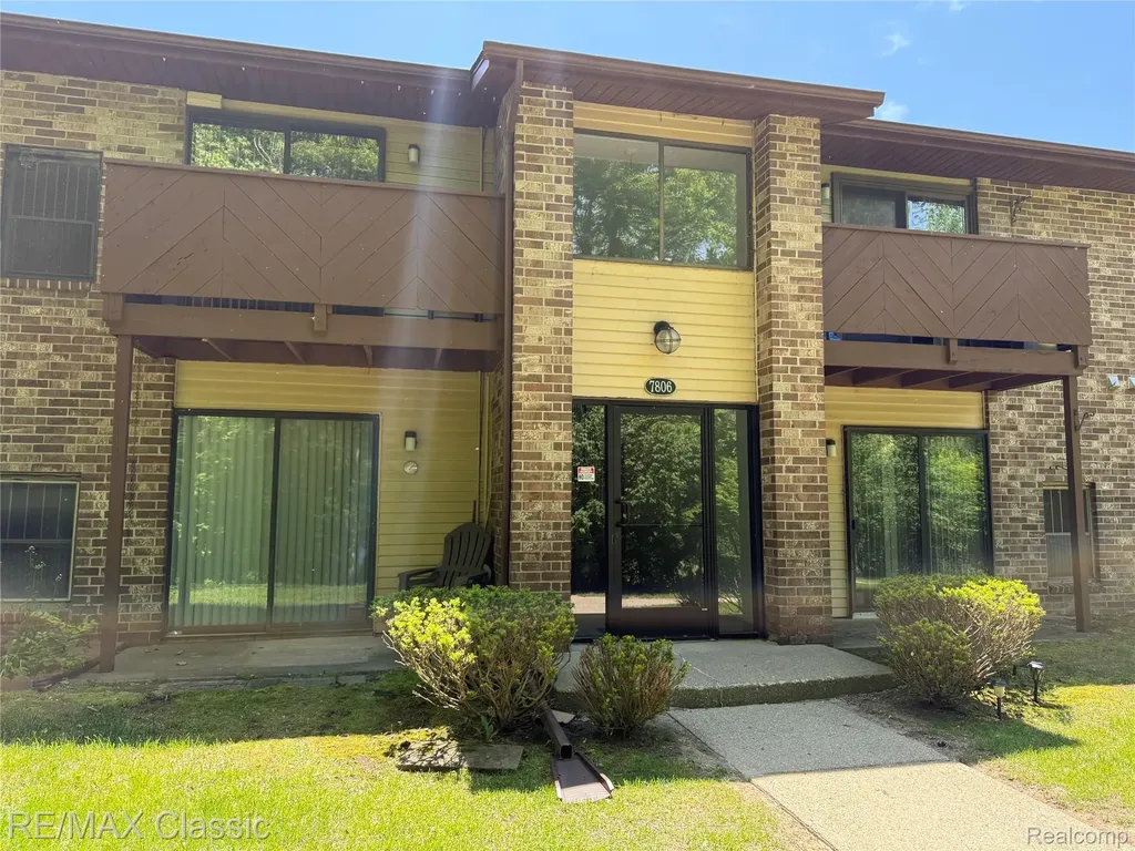7806 Manor Circle Westland City MI 48185