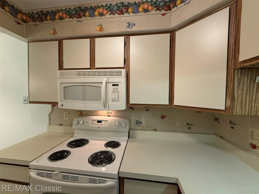 7806 Manor Circle Westland City MI 48185