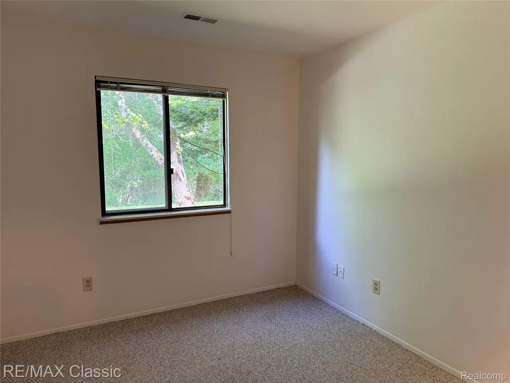 7806 Manor Circle Westland City MI 48185