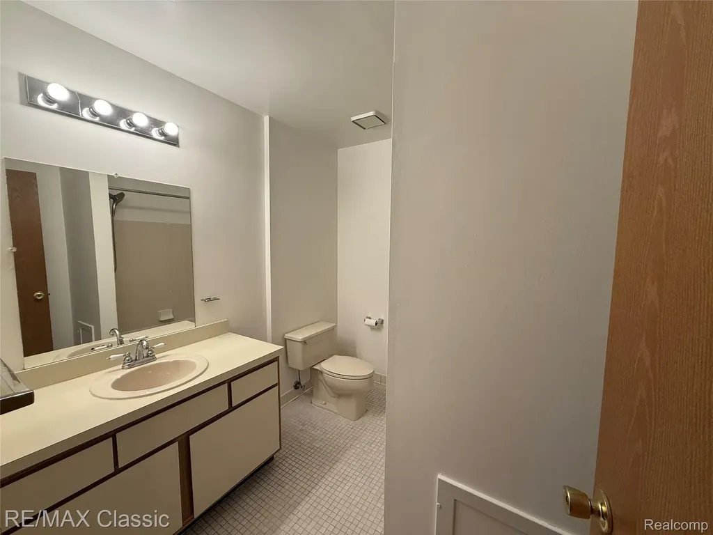 7806 Manor Circle Westland City MI 48185