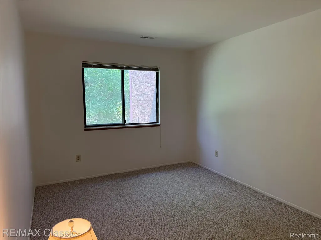 7806 Manor Circle Westland City MI 48185