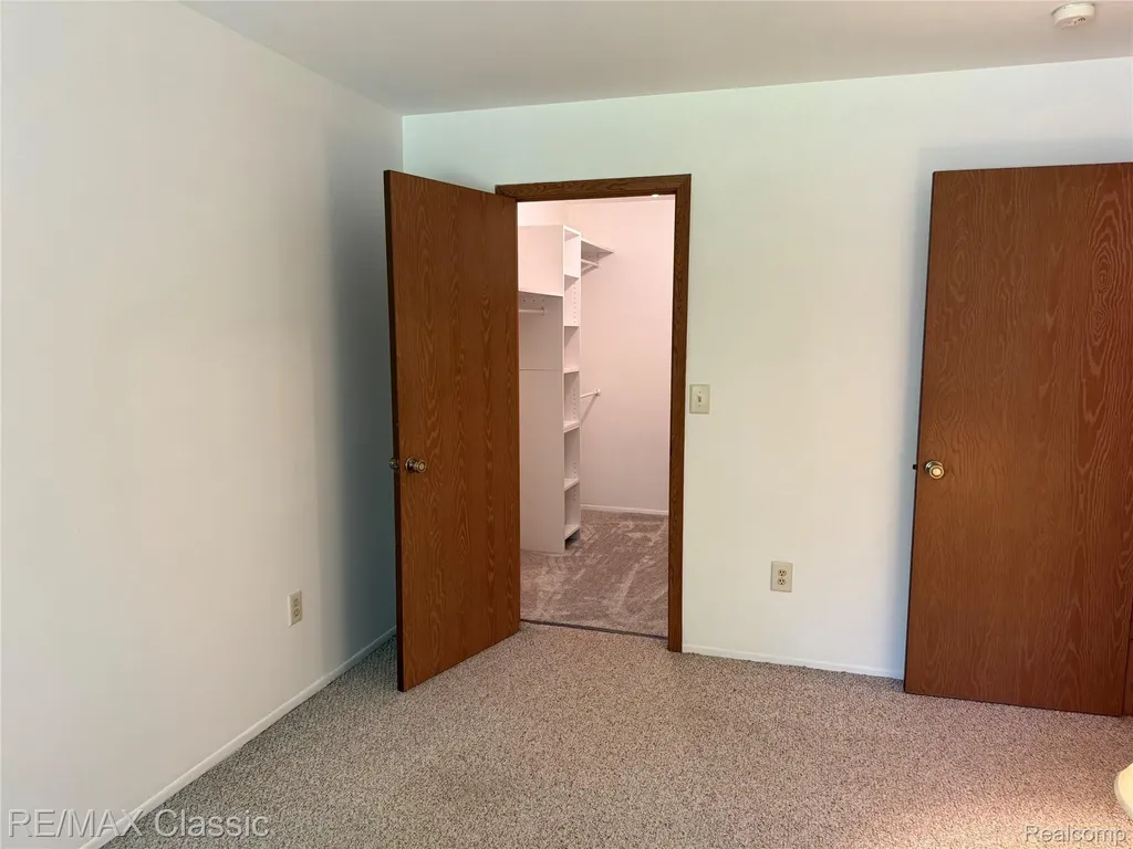 7806 Manor Circle Westland City MI 48185