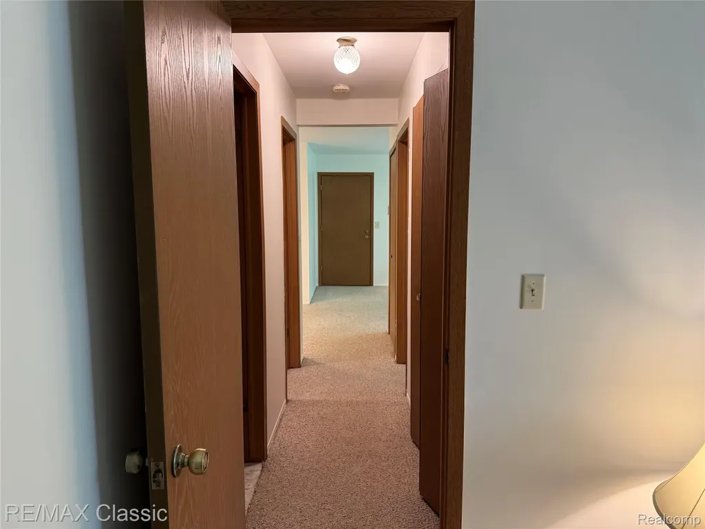 7806 Manor Circle Westland City MI 48185