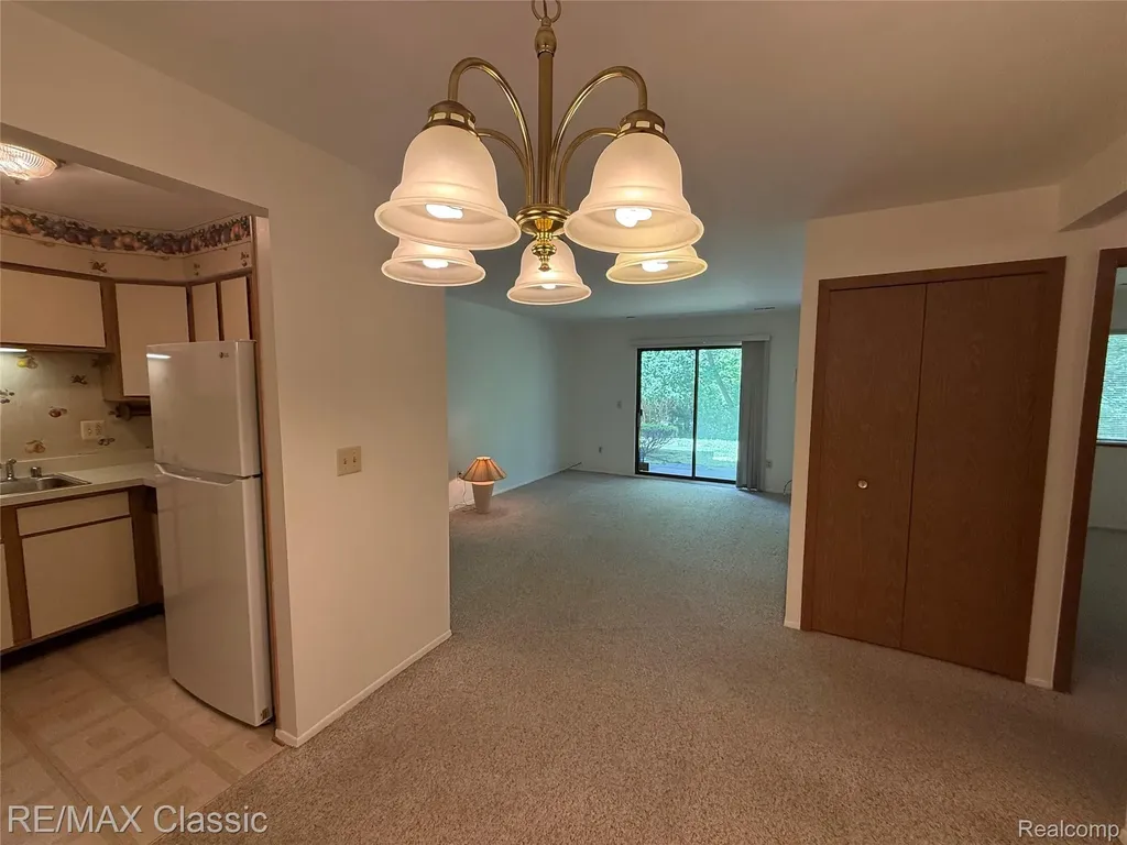 7806 Manor Circle Westland City MI 48185