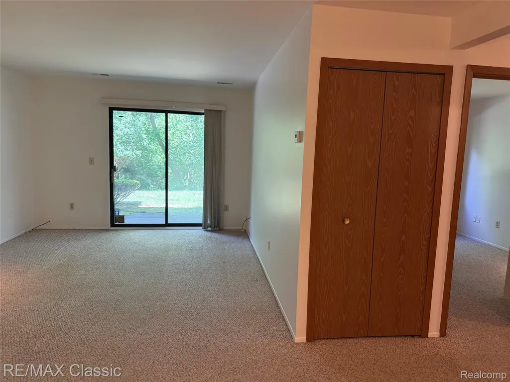 7806 Manor Circle Westland City MI 48185
