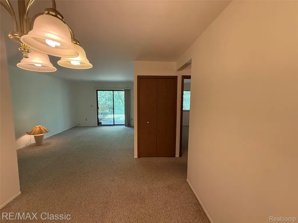 7806 Manor Circle Westland City MI 48185