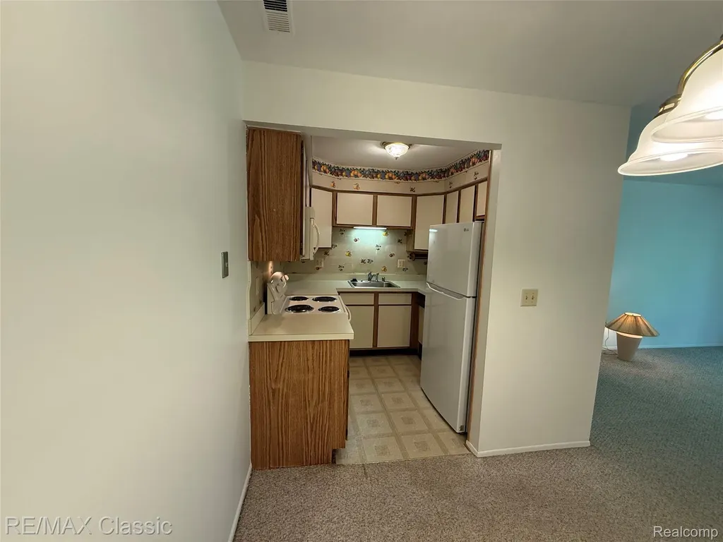 7806 Manor Circle Westland City MI 48185