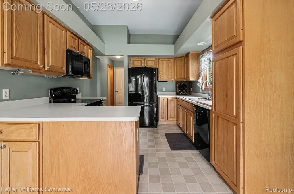 4432 Thornwood Court Warren City MI 48092