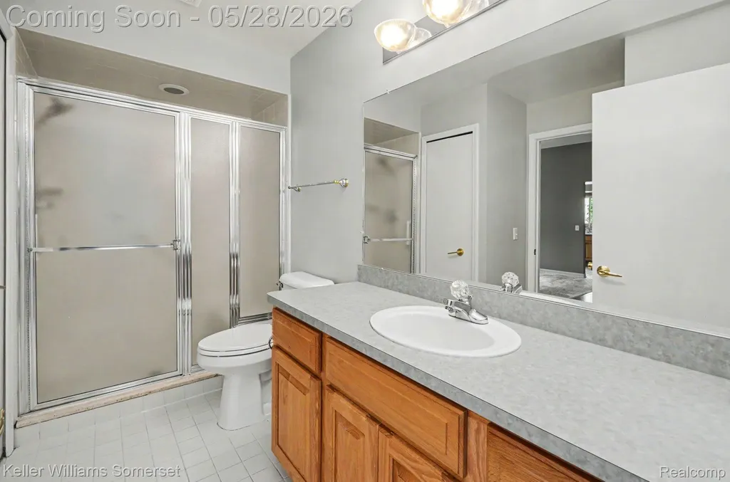 4432 Thornwood Court Warren City MI 48092