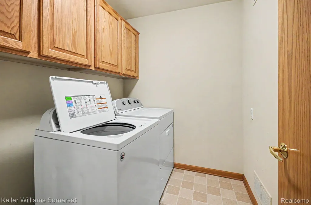 4432 Thornwood Court Warren City MI 48092