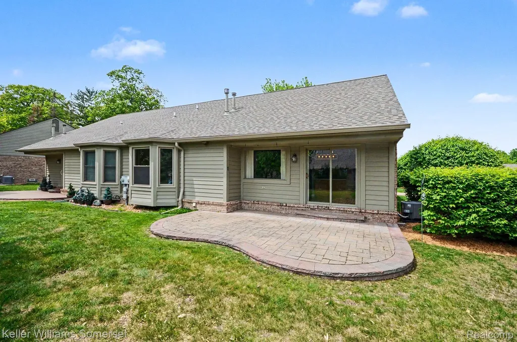 4432 Thornwood Court Warren City MI 48092