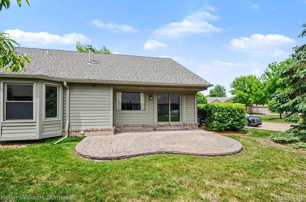4432 Thornwood Court Warren City MI 48092
