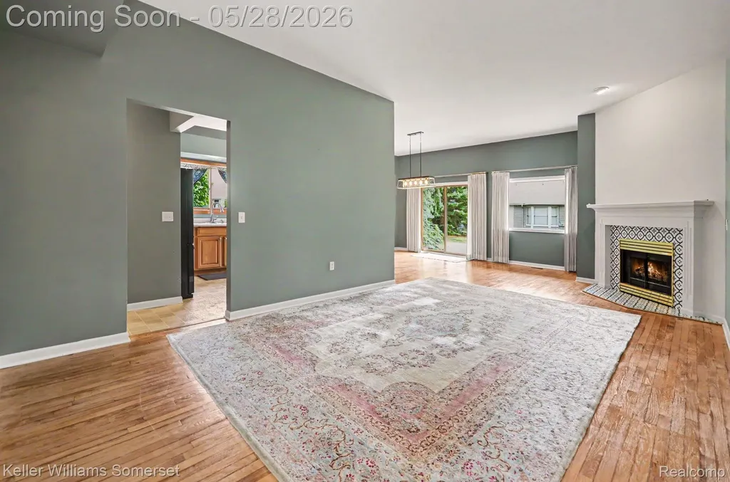 4432 Thornwood Court Warren City MI 48092