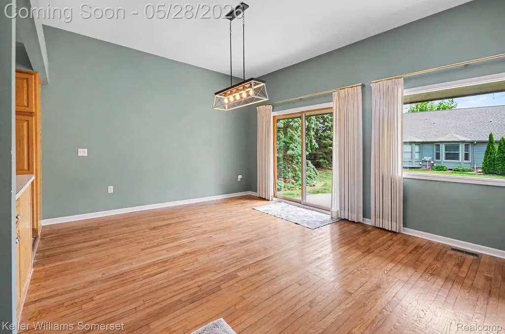 4432 Thornwood Court Warren City MI 48092