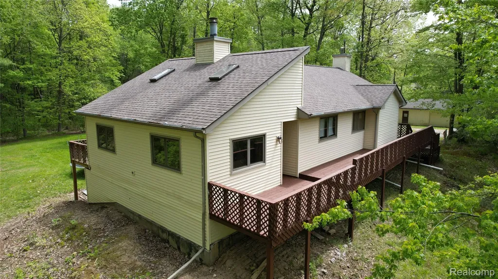 8180 Tipsico Trail Rose Township MI 48442