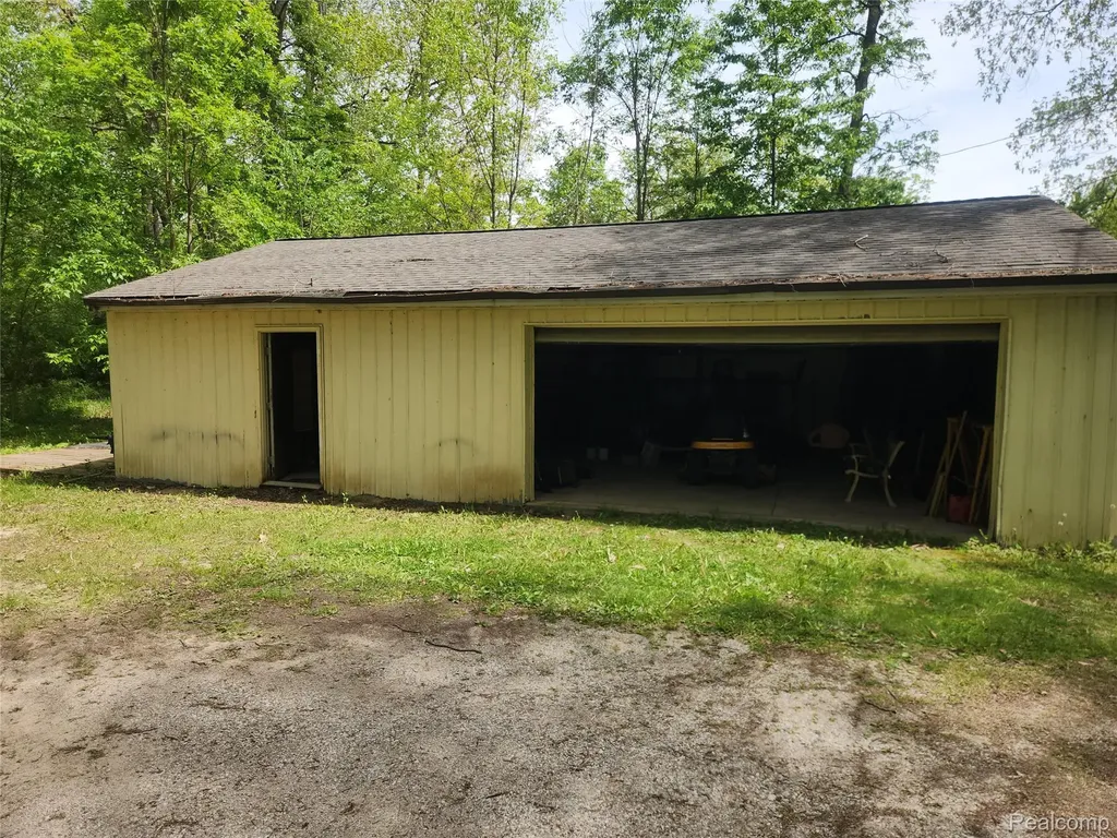 8180 Tipsico Trail Rose Township MI 48442