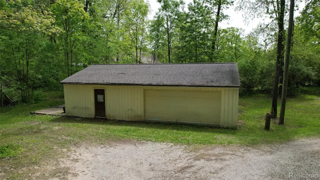 8180 Tipsico Trail Rose Township MI 48442