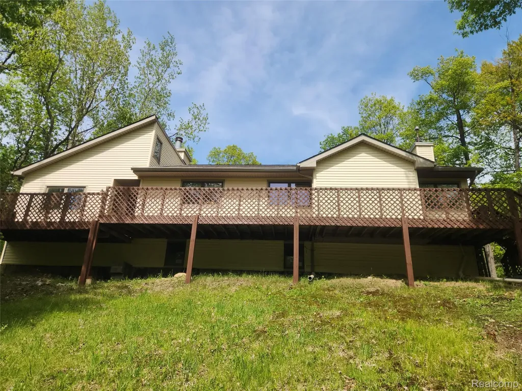 8180 Tipsico Trail Rose Township MI 48442