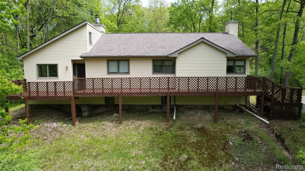 8180 Tipsico Trail Rose Township MI 48442