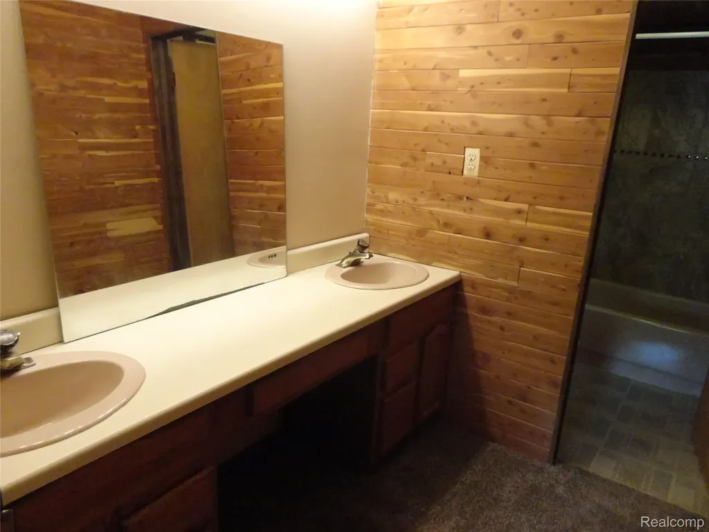 8180 Tipsico Trail Rose Township MI 48442