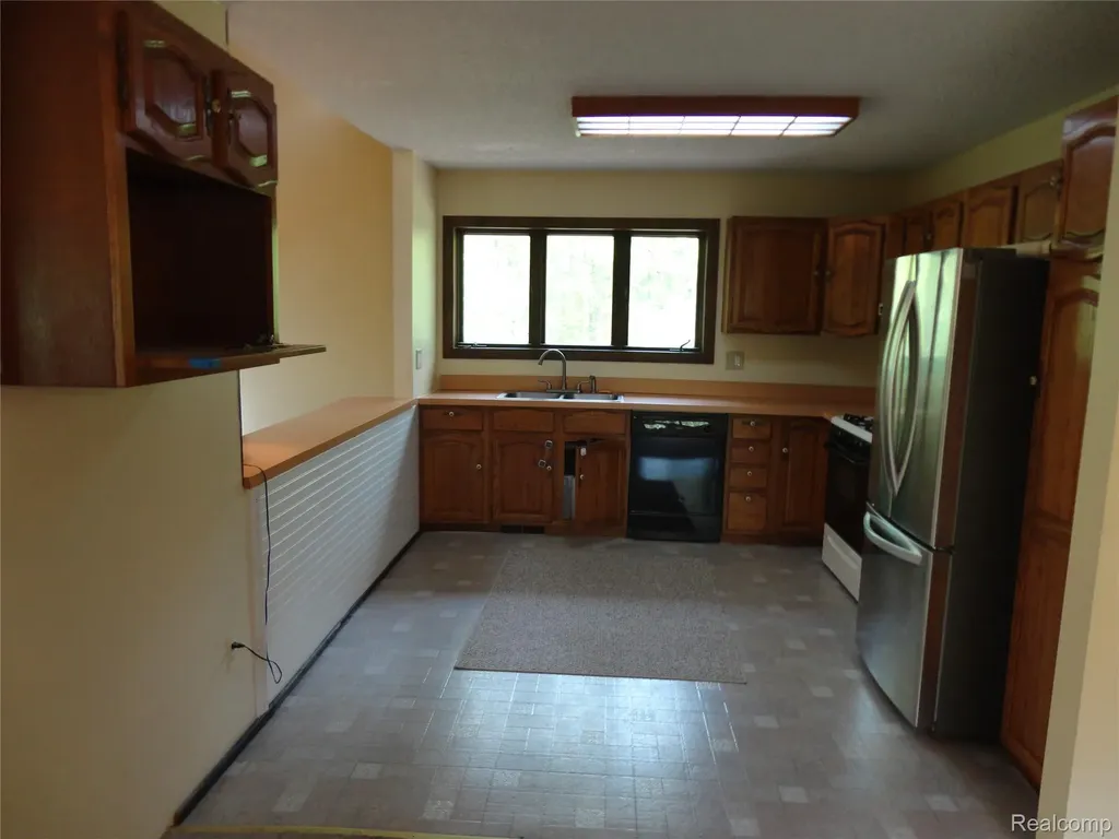 8180 Tipsico Trail Rose Township MI 48442