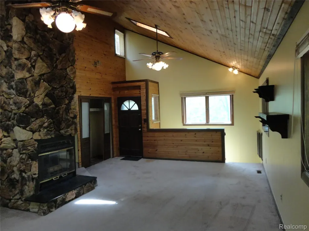 8180 Tipsico Trail Rose Township MI 48442