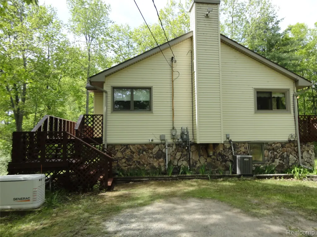 8180 Tipsico Trail Rose Township MI 48442