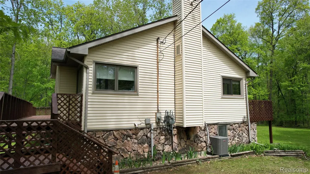 8180 Tipsico Trail Rose Township MI 48442