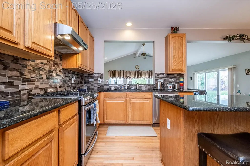 2865 Ashbury Drive Troy City MI 48083