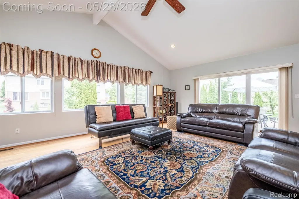 2865 Ashbury Drive Troy City MI 48083