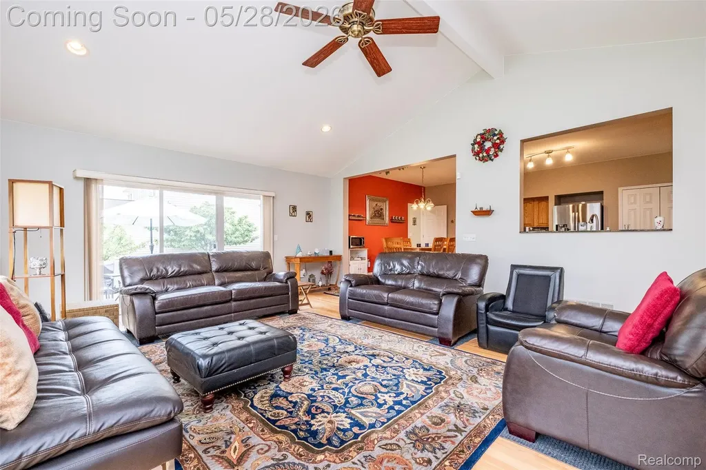 2865 Ashbury Drive Troy City MI 48083
