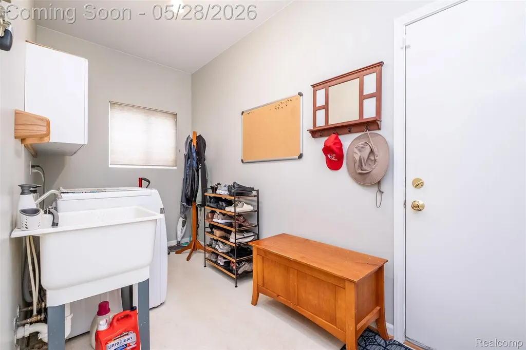 2865 Ashbury Drive Troy City MI 48083