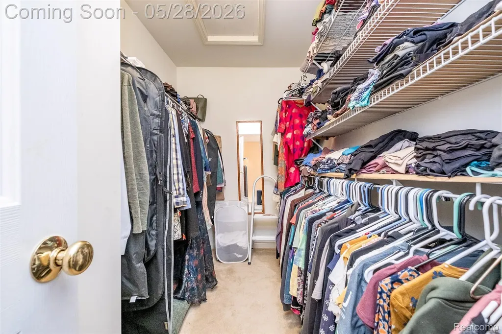 2865 Ashbury Drive Troy City MI 48083