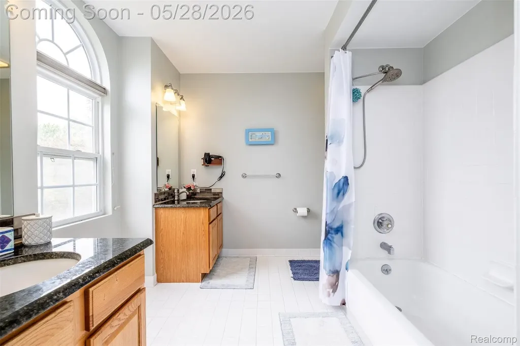 2865 Ashbury Drive Troy City MI 48083