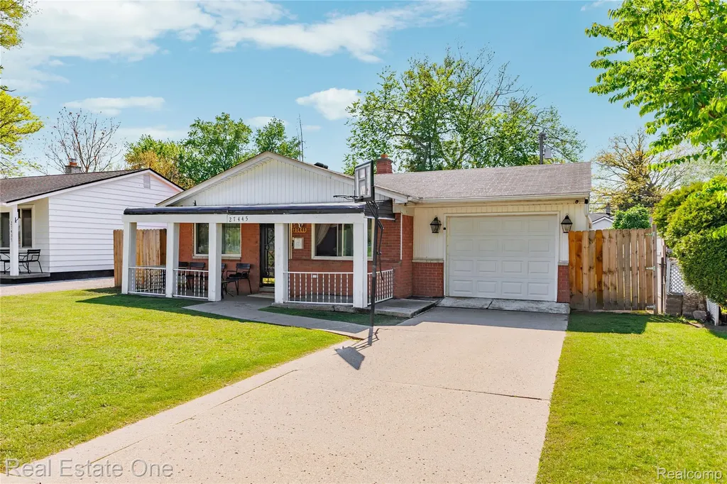 27445 Lorenz Street Madison Heights City MI 48071