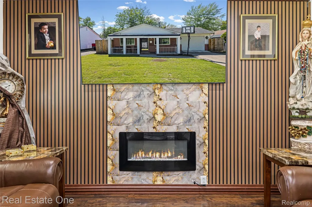 27445 Lorenz Street Madison Heights City MI 48071