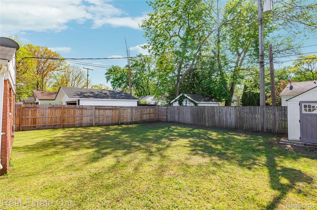 27445 Lorenz Street Madison Heights City MI 48071
