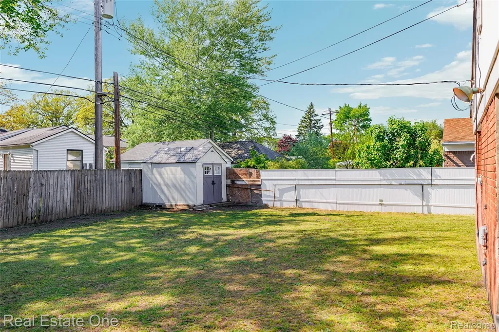 27445 Lorenz Street Madison Heights City MI 48071