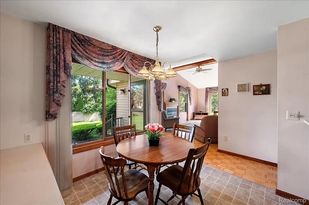 2303 Heritage Pointe Drive Sterling Heights City MI 48314