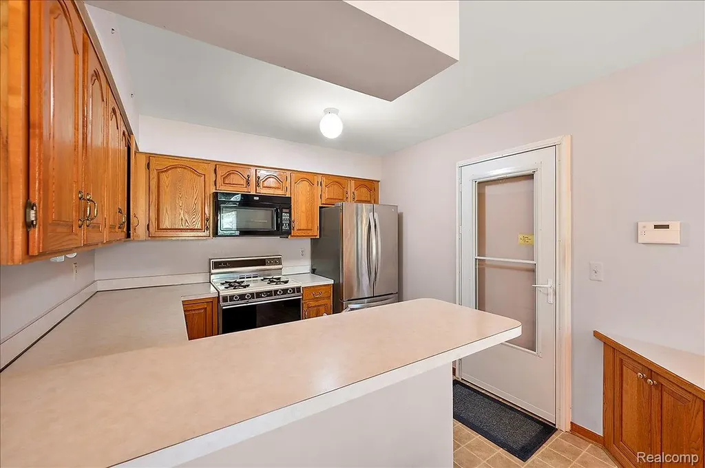 2303 Heritage Pointe Drive Sterling Heights City MI 48314