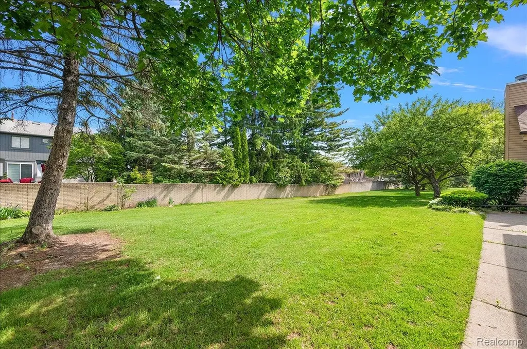 2303 Heritage Pointe Drive Sterling Heights City MI 48314